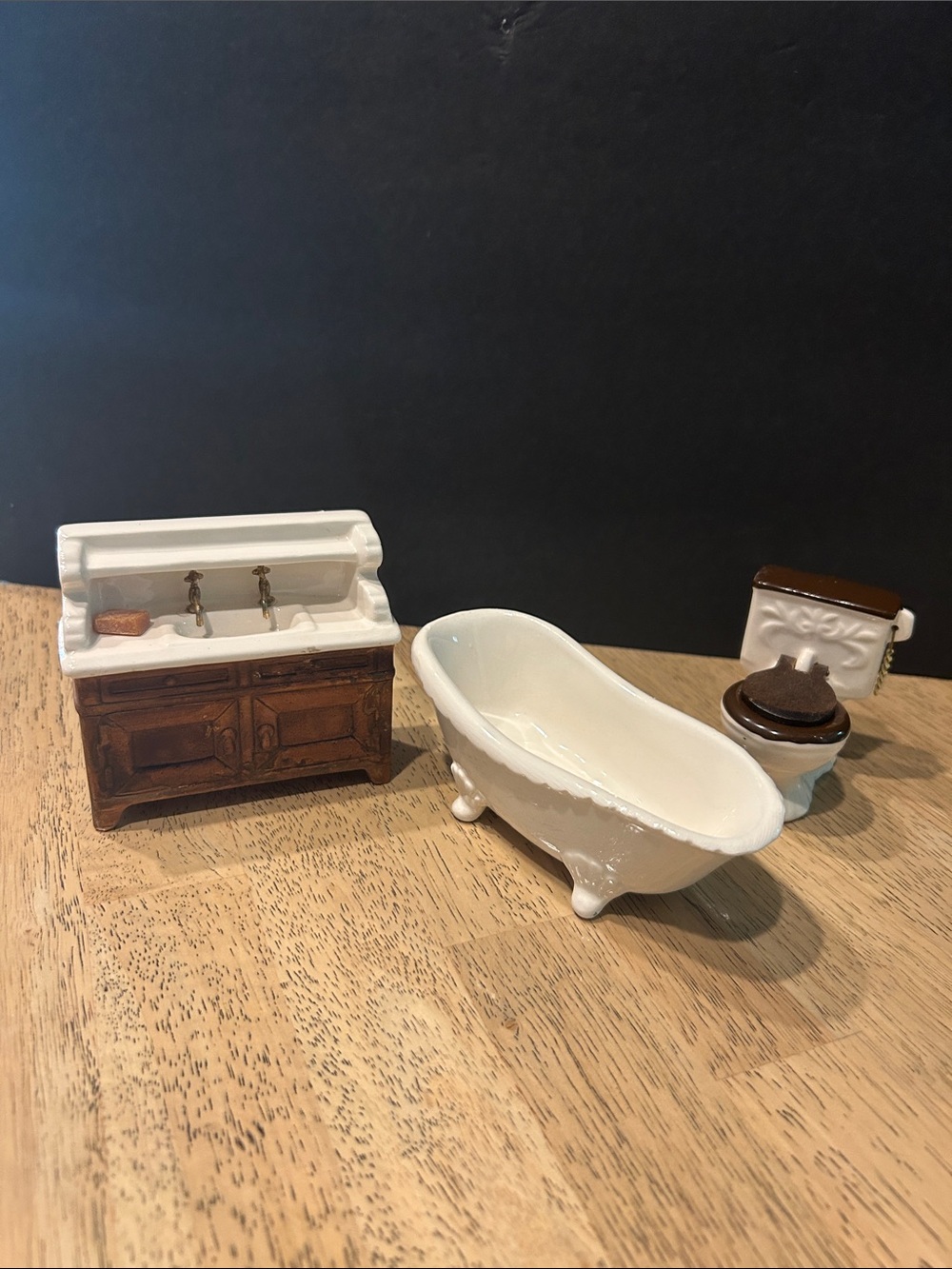 Miniature White Ceramic Clawfoot Bathtub, toilet and Vanity Bathroom Set vintage